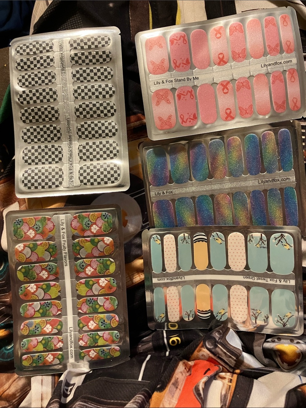 Bundle of 5 sets of nail wraps
Salon quality